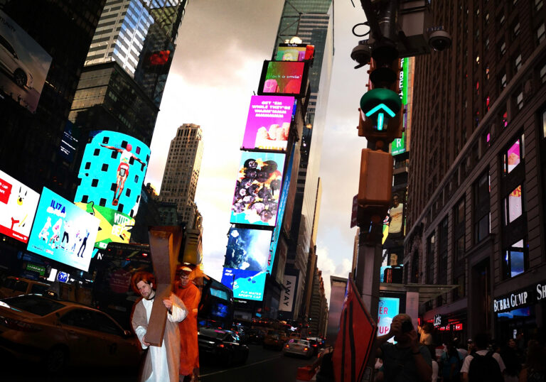 Christ Time Square scaled